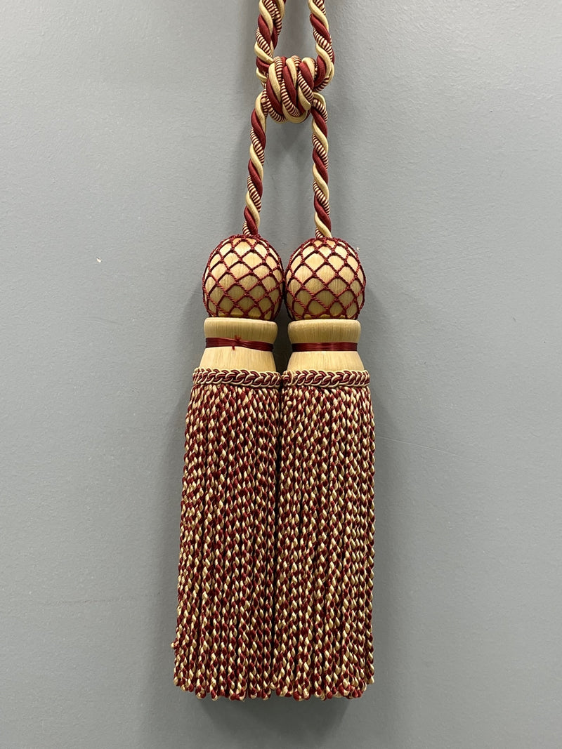 The Lyon - Merlot Dumo Tieback- 12 Inches Tieback, Cord 19 Inches