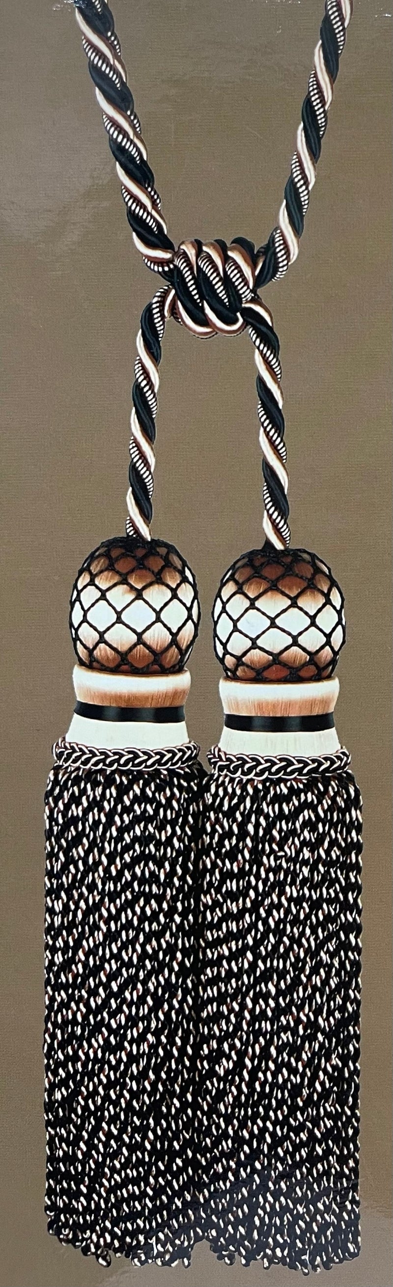 The Lyon - Tuxedo Dumo Tieback - 12 Inches, 19" Cord