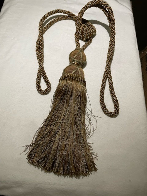 The Lyon - Moss Paco - 12 Inches Tie Back, 19 Inches Cord