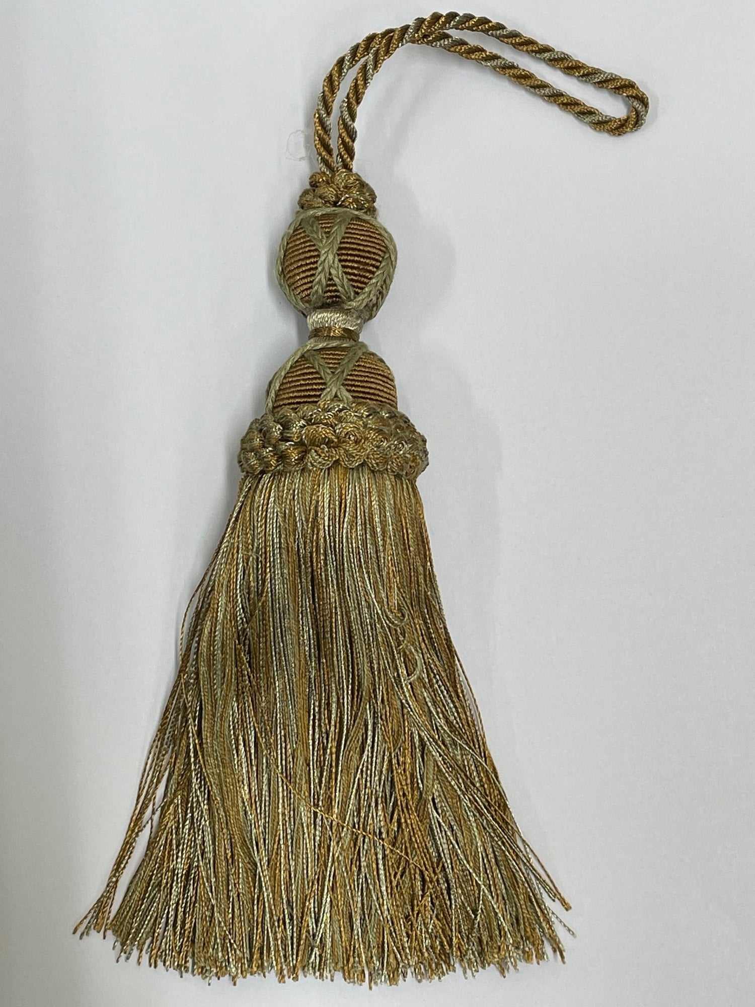 The Lyon - Moss Pati - 5 Inches Key Tassel, 6 Inches Cord