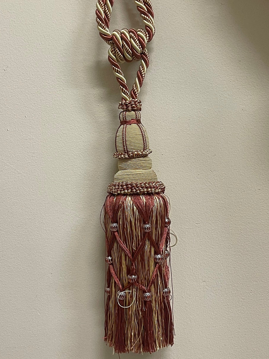 The Lyon - Merlot Piccelo Tieback- 12 Inches Tieback, Cord 19 Inches